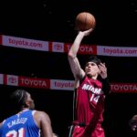 NBA: Miami Heat cae en Filadelfia, pero sigue soñando con playoffs