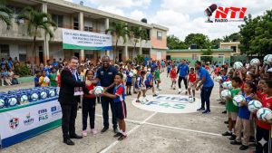 Balones FIFA para escuelas en RD