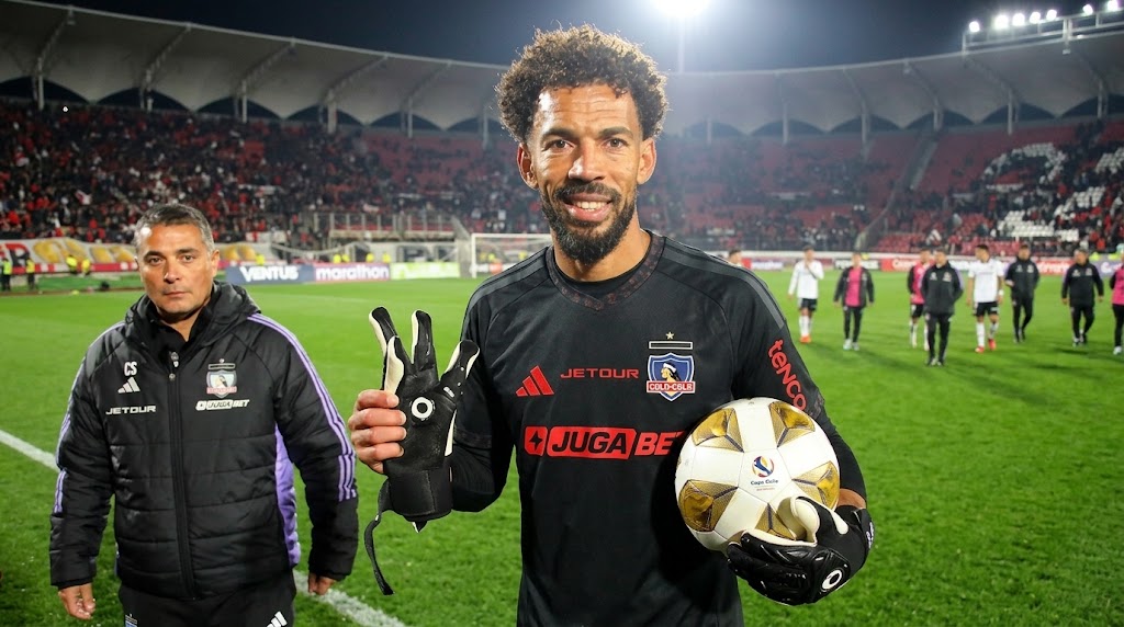Debutó Vozinha con el Colo Colo Debutó Vozinha con el Colo Colo