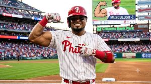 Luis Arráez con debut soñado en Philadelphia