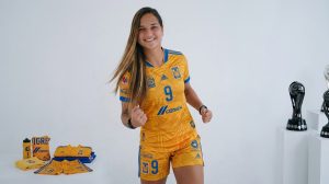 Deyna Castellanos se une a Tigres Femenil