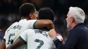 Real Madrid supera al Villarreal en un duelo polémico