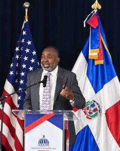 UDEDONY presentará en Nueva York el nuevo libro de Luis Chanlatte