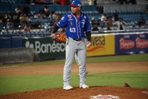 Tiburones, sin picheo, vuelve a perder ante Bravos