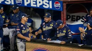 Breyvic Valera lidera la primera victoria del Magallanes