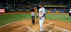 Caribes cómodos en el primer lugar
