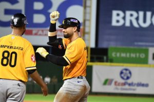 Las Águilas Cibaeñas reaccionan y vencen a los Tigres del Licey en Lidom